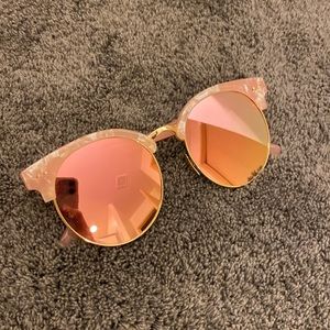 Sunglasses - (no brand)